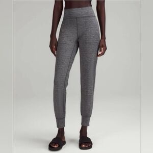 Women’s Lululemon Heather Grey Align High-Rise Jogger Size 4